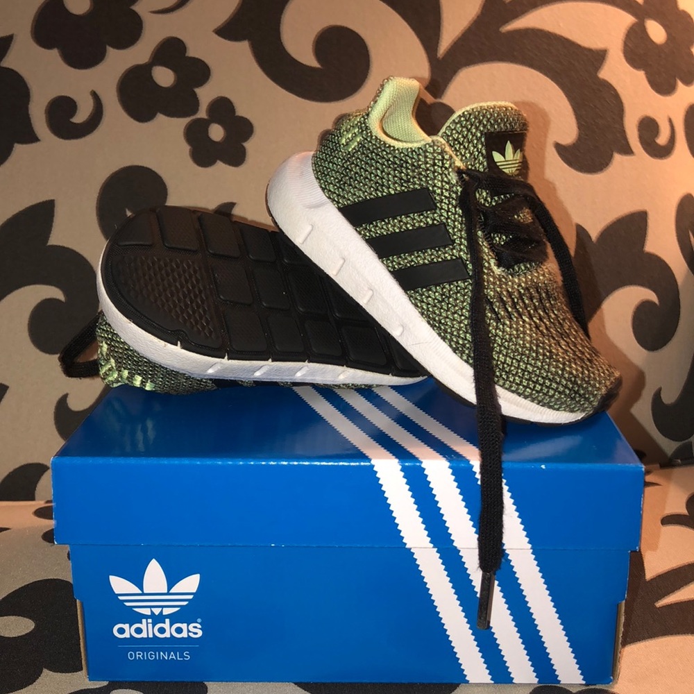 Adidas shift run shoes